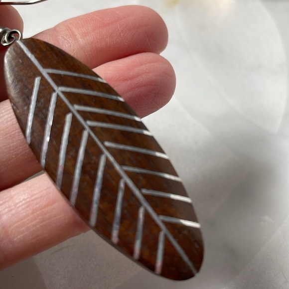 Wooden with silver metal inlay, feather earrings - Picture 2 of 9